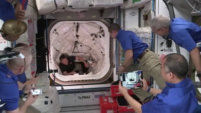 Tras daño del baño de cápsula de SpaceX, astronautas tendrán que usar pañales en su regreso a la Tierra