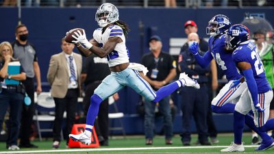 Opinión: Los jugadores de los Cowboys están enojados por el arbitraje.