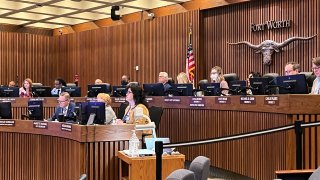 Fort Worth’s mayor and city council members on Tuesday asked voters for a pay raise that would more than triple their salaries and make them among the highest-paid city elected officials in Texas.