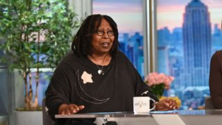 La presentadora y actriz Whoopi Goldberg.