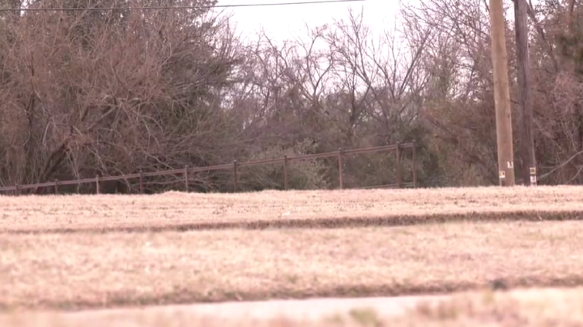Identifican a menor y persona de interés tras accidente en Euless