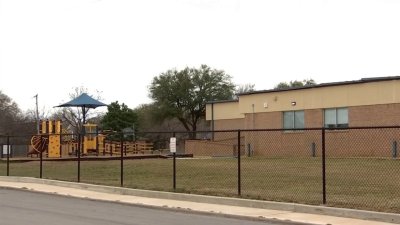 Clases suspendidas en escuela del Metroplex por tiempo severo