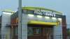 Hombre sin piernas es baleado en la cabeza en un McDonald’s por una mujer, según la policía
