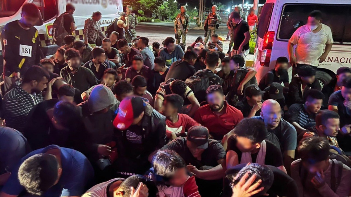 México: Hallan a 366 migrantes de 16 nacionalidades en un tráiler – Telemundo Dallas (39)