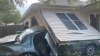 Auto se estrella contra casa en Denton