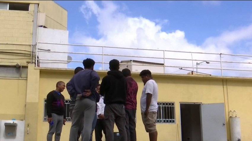 Cientos de venezolanos son deportados a Tijuana