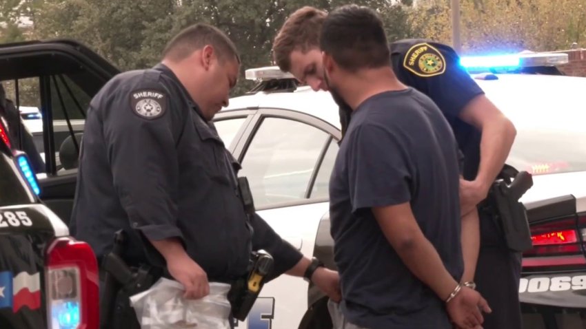 Persecución policiaca termina con dos arrestos y el rescate de una bebé