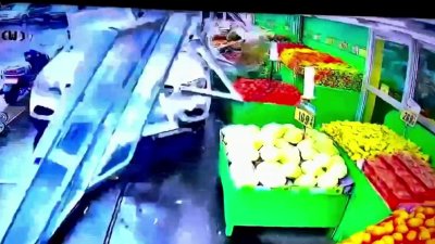 Chofer causa caos mientras viaja a toda velocidad en Nueva York
