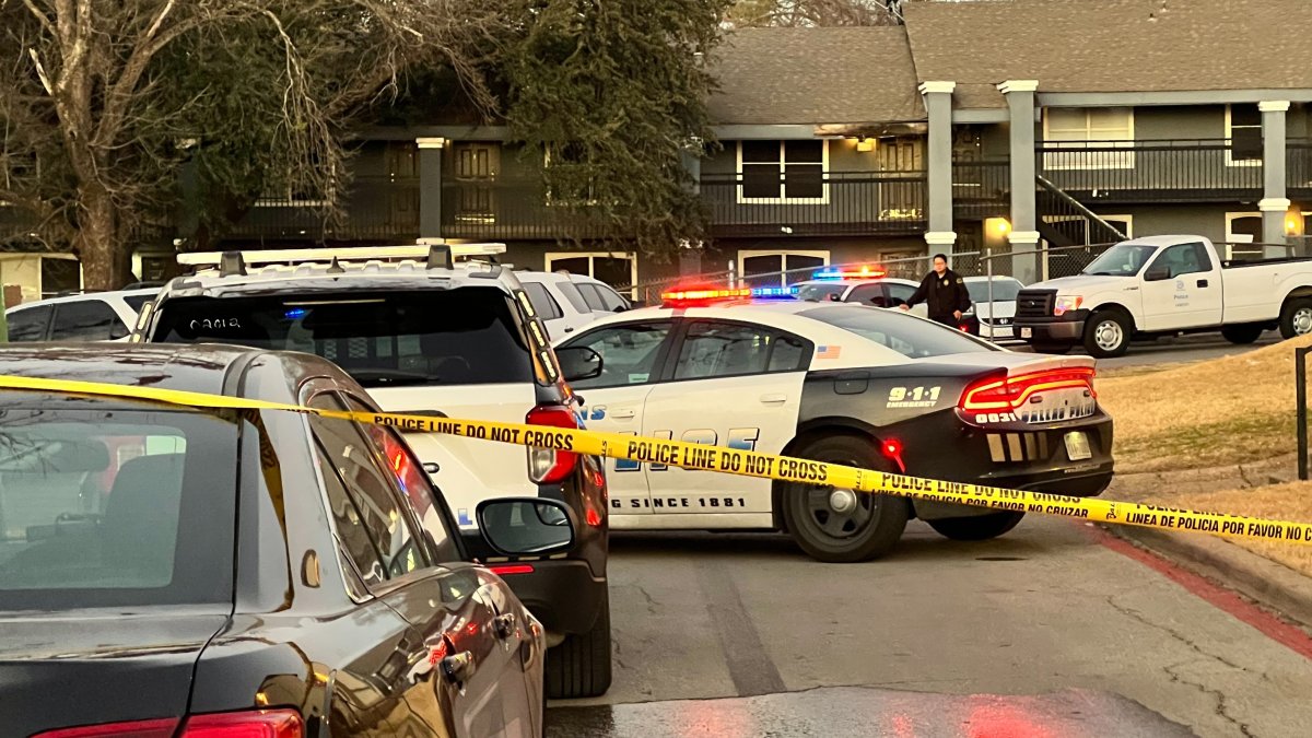 Shooting leaves 3 dead and 2 injured at Dallas housing development – NBC Dallas (39)