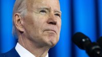 AP: encuesta deja a Biden casi al nivel más bajo de su presidencia