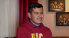 “Han sido muchos desafíos”: joven hispano con autismo se gradúa con honores