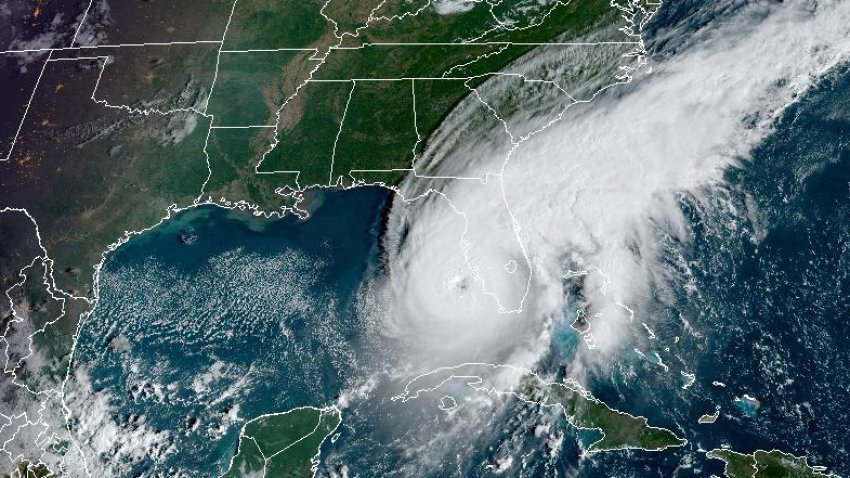 GULF OF MEXICO – SEPTEMBER 28:  In this NOAA handout image taken by the GOES satellite at 13:26 UTC, Hurricane Ian moves toward Florida on September 28, 2022 in the Gulf of Mexico. The storm is expected to bring a potentially life-threatening storm surge and hurricane-force winds. (Photo by NOAA via Getty Images)