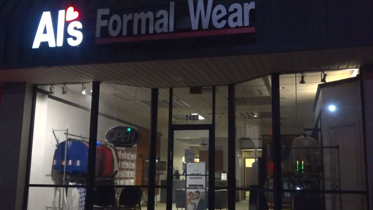 “Al’s Formal Wear” cierra abruptamente en Texas Telemundo Dallas (39)