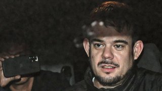 Joran Van der Sloot, de 36 años, arribó al aeropuerto de Lima en un avión vigilado por agentes del Servicio Federal de Alguaciles de Estados Unidos.