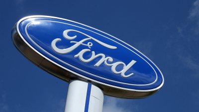 Ford llama a revisión 113,000 camionetas