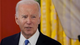 Biden inicia el año con la misión de revivir la llama que lo llevó a la Casa Blanca