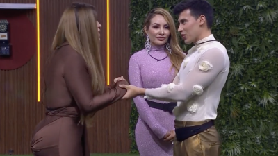 “El Beso de Judas”: La Divaza responde con abrazos a quienes votaron en su contra