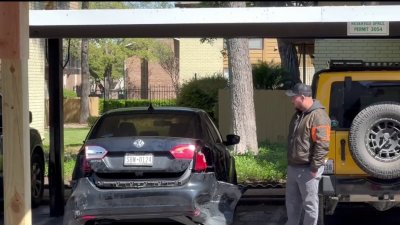 Conductor se estrella contra 9 vehículos estacionados en Dallas