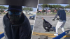 En video: A punto de pistola roban y desnudan a guardia de seguridad en un ATM en Irving