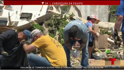 Decenas de voluntarios llegan para ayudar a las familias en Celina
