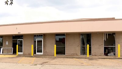 Oficina postal en Garland queda dañada