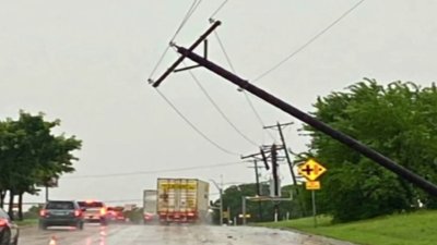 Miles aún sin electricidad en el norte de Texas