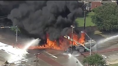 Caos y evacuaciones por incendio de camión en DeSoto