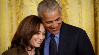 Barack Obama y Kamala Harris en una fotografía de archivo durante la campaña contra Donald Trump en 2022.