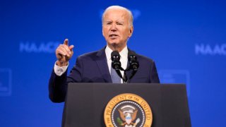 El presidente de Estados Unidos, Joe Biden, habla durante la 115.ª Convención Nacional de la Asociación Nacional para el Progreso de las Personas de Color (NAACP) en Las Vegas, Nevada, el 16 de julio de 2024.