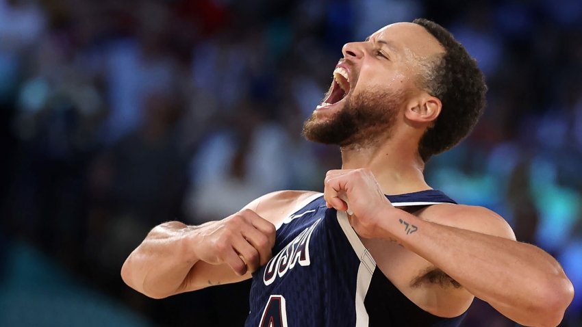 Steph Curry celebrates after made 3 vs. France