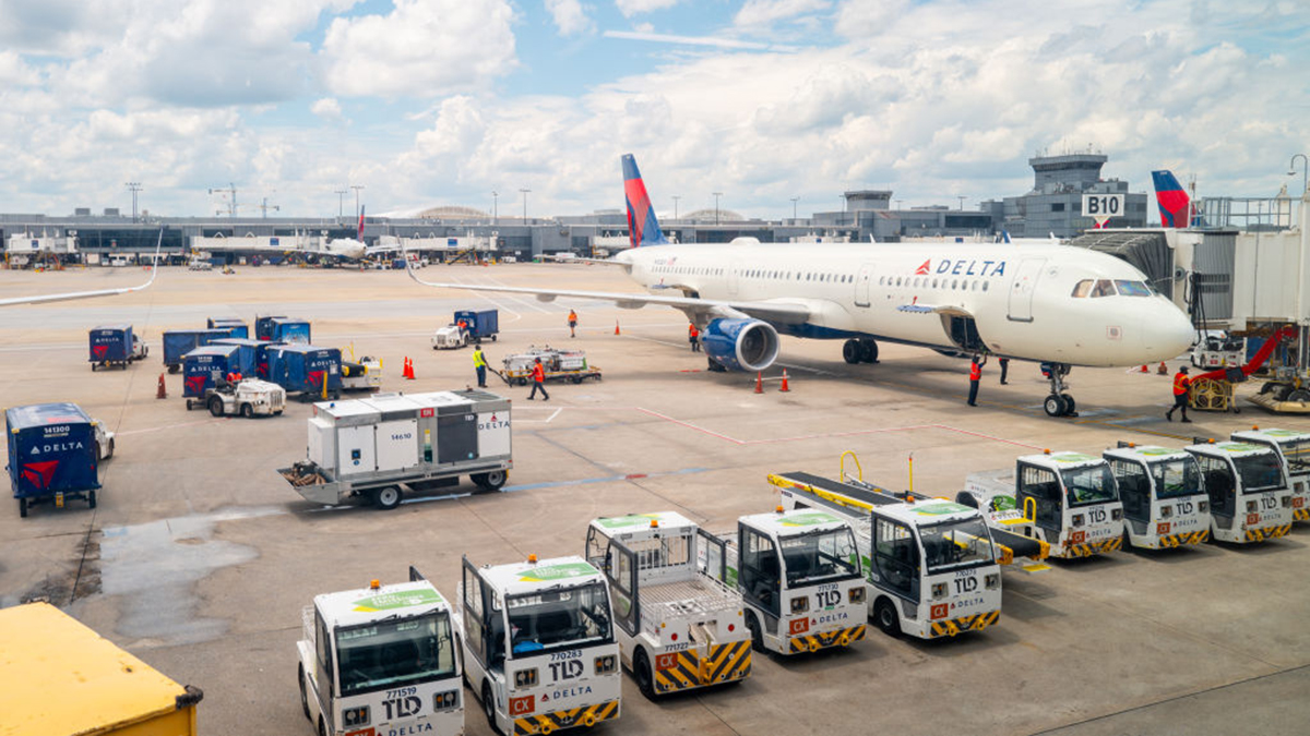 Workers die in explosion at Delta Air Lines facility – Telemundo Dallas (39)