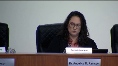 Casi un millón para exsuperintendente de Fort Worth tras acuerdo por su renuncia