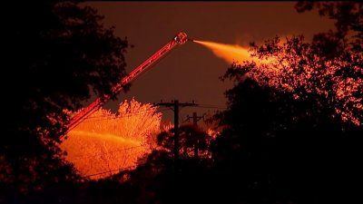 Decenas de personas sin luz tras incendio en Dallas