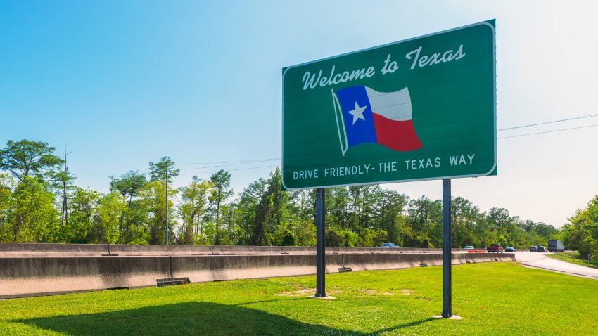 Bienvenido a Texas Sign en Orange, TX, EEUU, cerca de la frontera estatal con Luisiana.