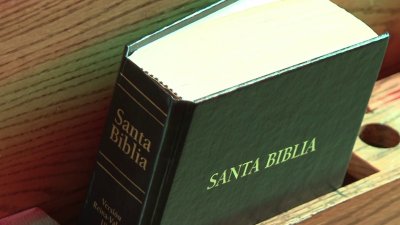 Polémica por posible inclusión de lecturas bíblicas en escuelas de Texas