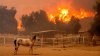 Bomberos avanzan ante incendio que ha destruido más de 130 estructuras en California