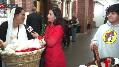 Catedral en Dallas recibe a cientos para Misa de Gallo