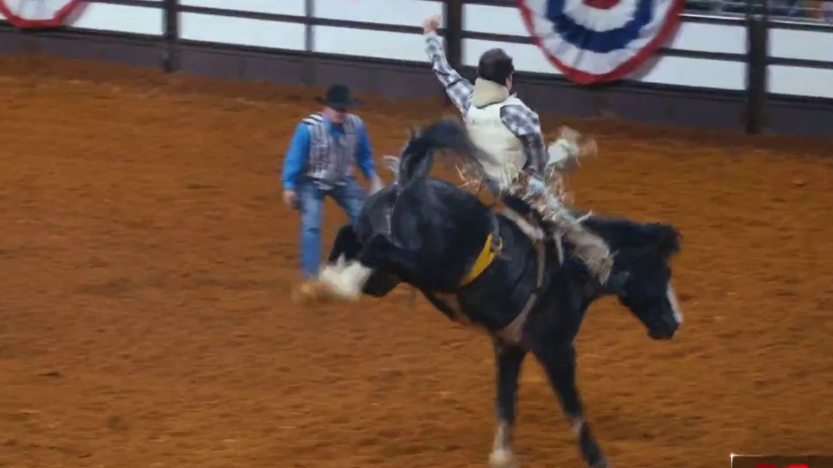 Primera noche del rodeo profesional en el FWSSR – Telemundo Dallas (39)