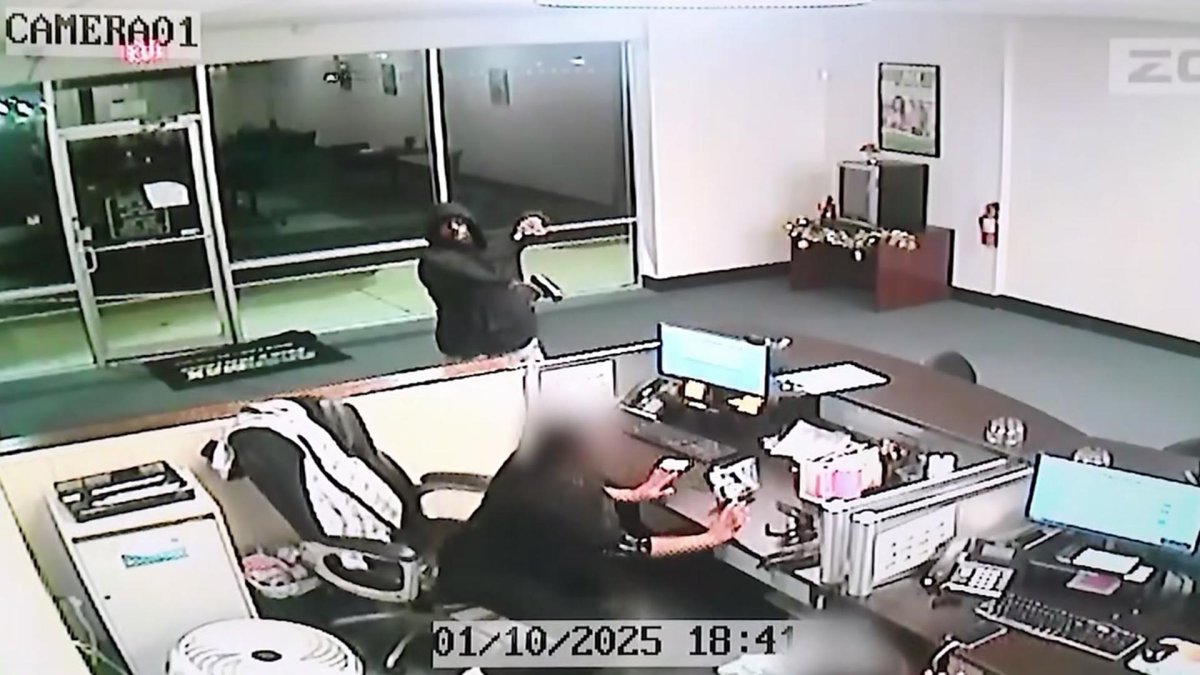 アーリントンのビジネス店で銃撃、強盗後に男2人を逮捕 – テレムンド・ダラス (39)