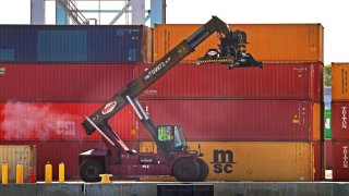 Así lucía la Terminal de Contenedores Conley en Boston, antes del anuncio de huelga de trabajadores portuarios.