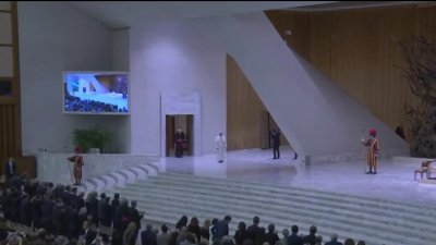 Papa León XIV habla con la prensa
