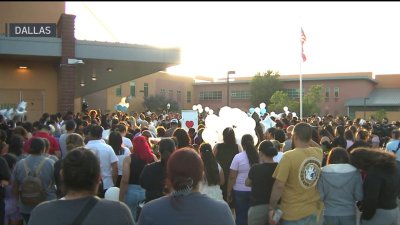 Emotiva vigilia en honor a menor atropellado en Dallas