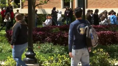 Activistas reaccionan ante el bloqueo de matrícula estatal a indocumentados en Texas