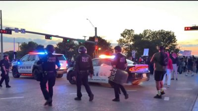 ¿Cuáles son las consecuencias de ser parte de un acto violento en manifestaciones contra ICE?