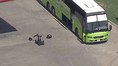 Investigan bolsa sospechosa en una gasolinera en Plano