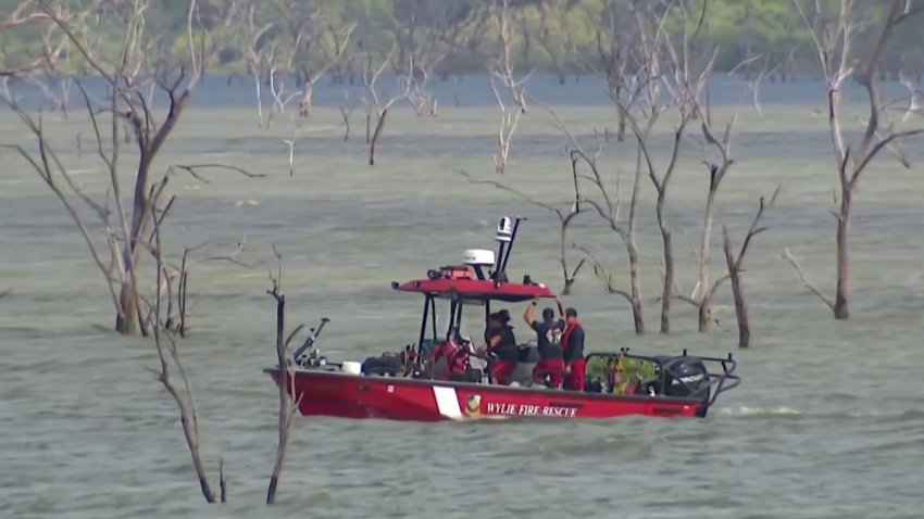 Rescatan a kayakista desaparecido en el lago Lavon