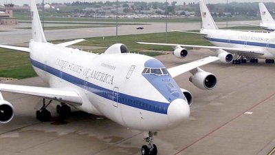 Puede volar por 7 días y tiene blindaje nuclear: cómo es el “avión del fin del mundo”