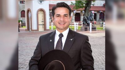 ¿Quién es el nuevo vicealcalde de Forth Worth? Es muy conocido en la comunidad hispana