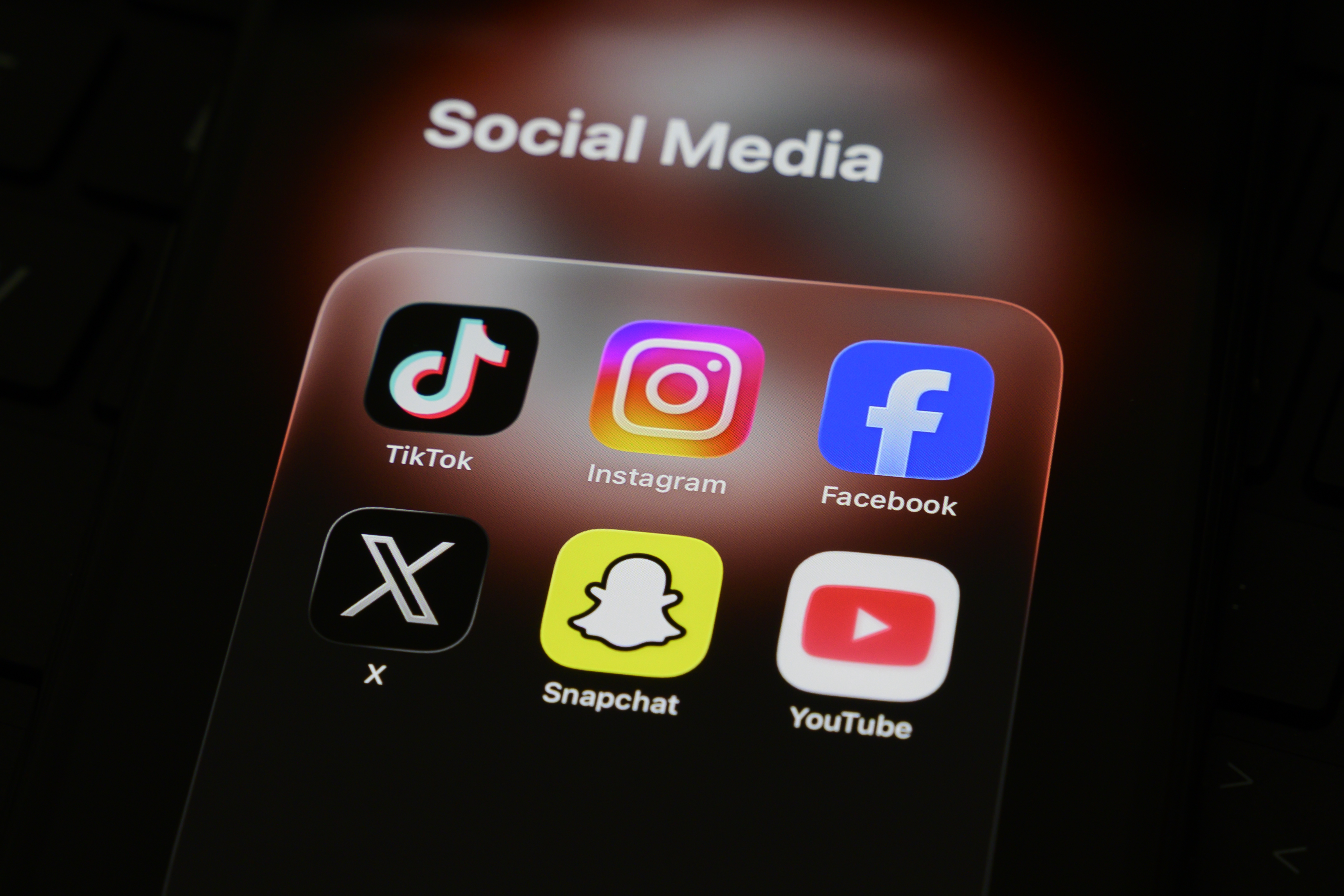 ¿Qué es “farmear aura”? Conoce la reciente tendencia que domina las redes sociales