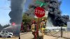 Incendio de cuatro alarmas moviliza a más de 100 bomberos de Dallas